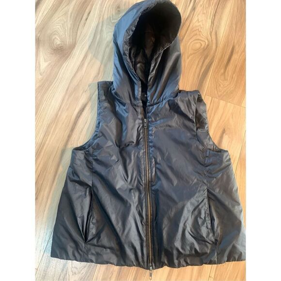 Black Sleeveless Puffer Vest with Hood Lightweight Outdoor Casual - Picture 4 of 10